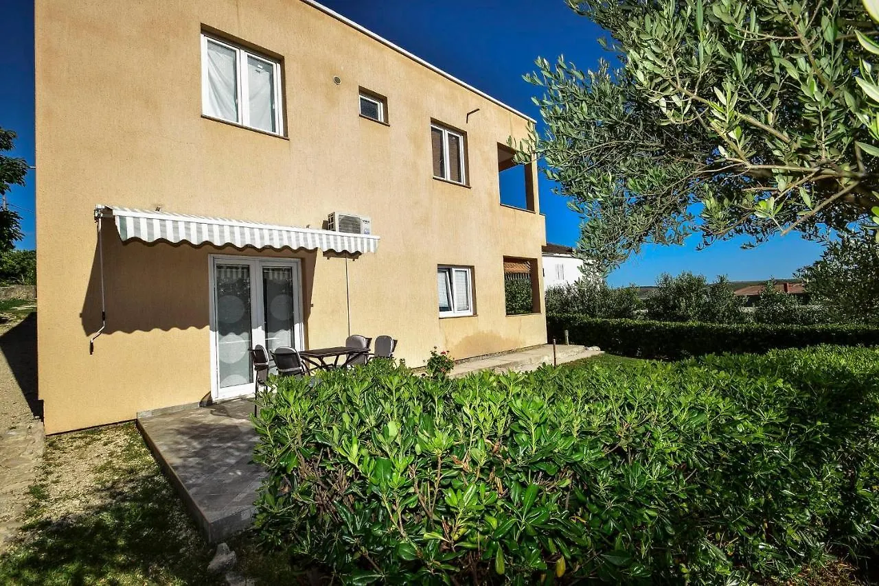 Apartments Jidra A3 1 Bedroom Apts Ražanac 3*,  Kroatië